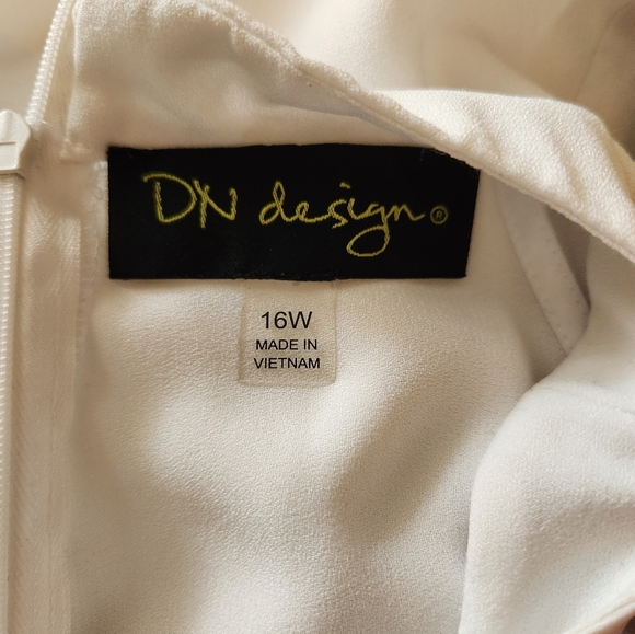 DN Designs Curvy Women's Halter Floral Tie Waist Dress - Picture 7 of 7